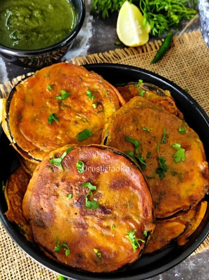 baingan pakoda (Eggplant Fritters)