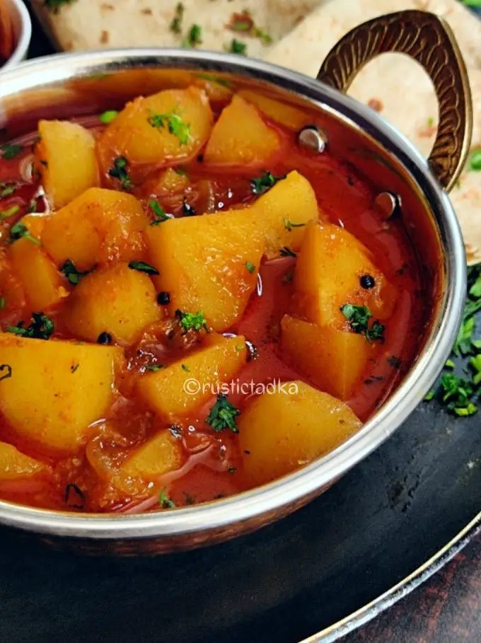 Kanda Batata Rassa Bhaji | Aloo Pyaz Raswali Sabji | Onion Potato Curry