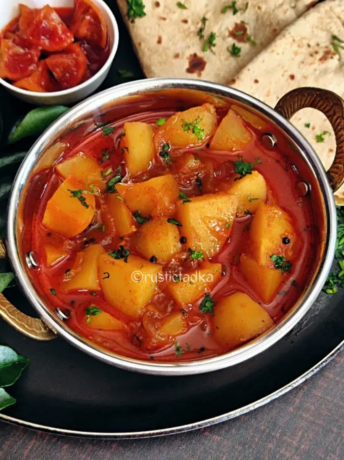 Kanda Batata Rassa Bhaji | Aloo Pyaz Raswali Sabji | Onion Potato Curry