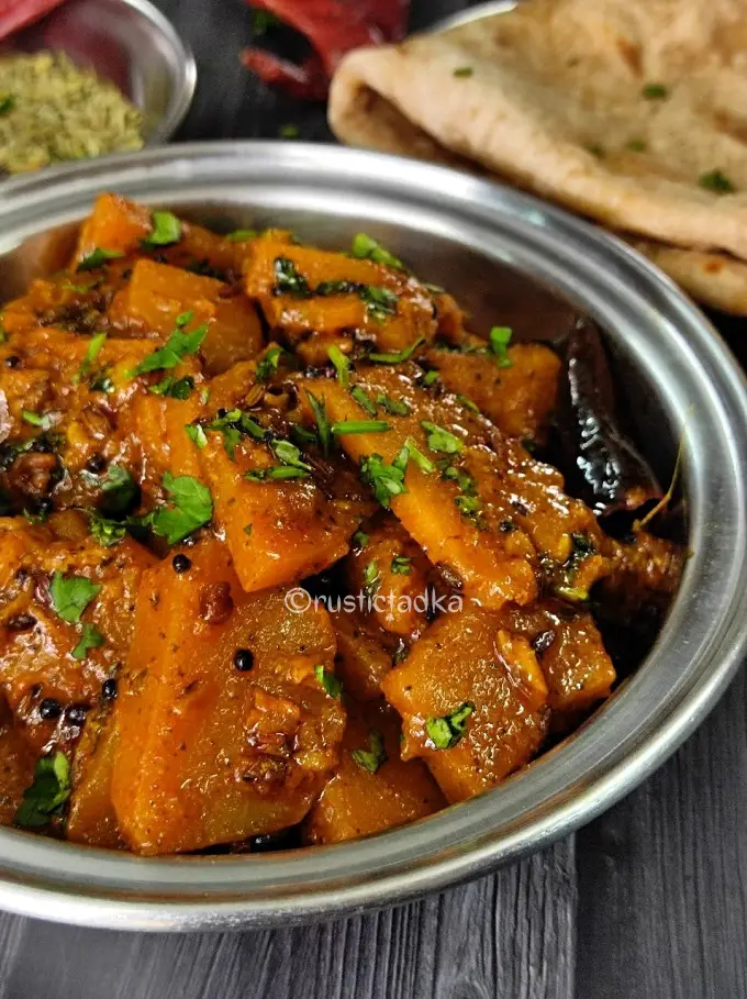 Khatta Meetha Kaddu (Sweet & Sour Pumpkin Curry)