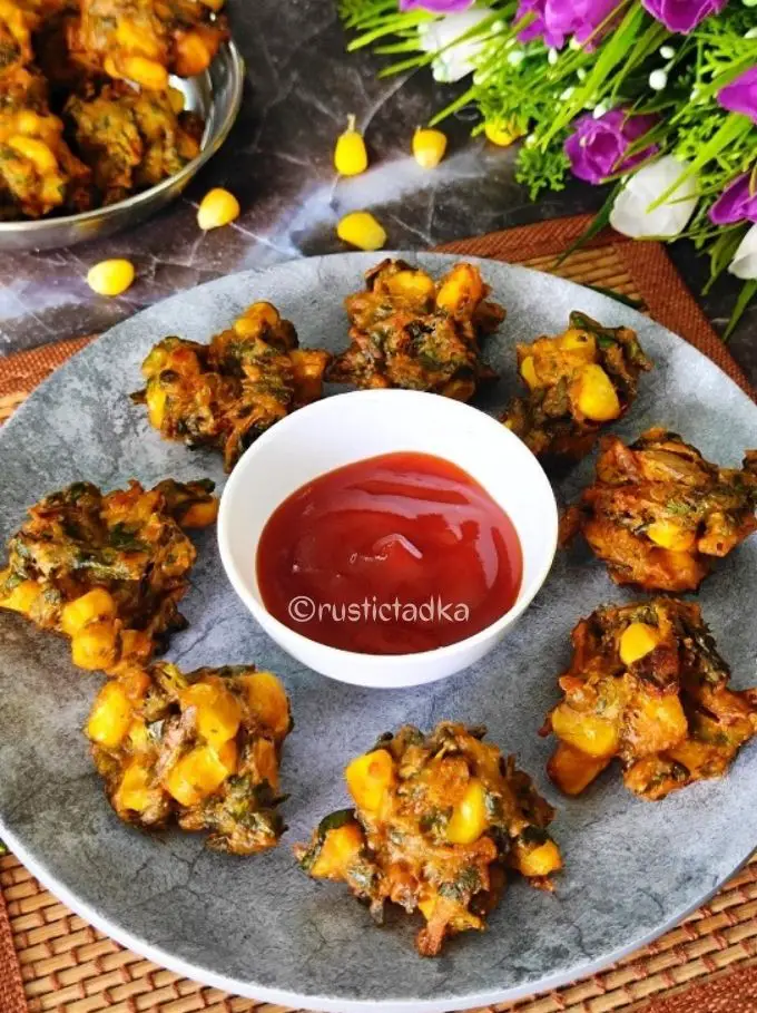 Corn Palak Pakoda (Corn Spinach Fritters)