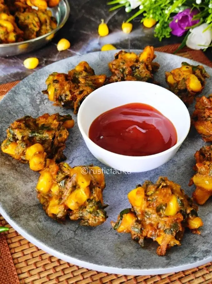 Corn Palak Pakoda (Corn Spinach Fritters)