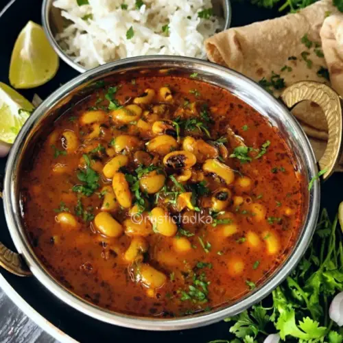 Black Eyed Peas Curry Recipe | Easy Chavali Usal (Lobia Masala)