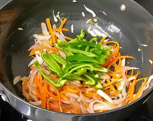 Hakka Noodles | How To make Vegetable Hakka Noodles Recipe