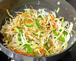 Hakka Noodles | How To make Vegetable Hakka Noodles Recipe