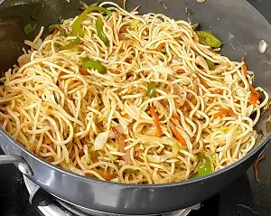 Hakka Noodles | How To make Vegetable Hakka Noodles Recipe