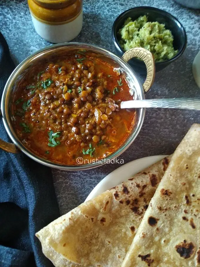 Akha Masoor Usal | Sabut Masoor dal Sabzin| Brown Lentil Curry