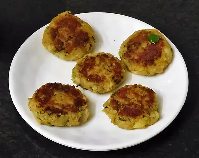 Ragda Pattice (Mumbai street Style) | Aloo Tikki Chaat