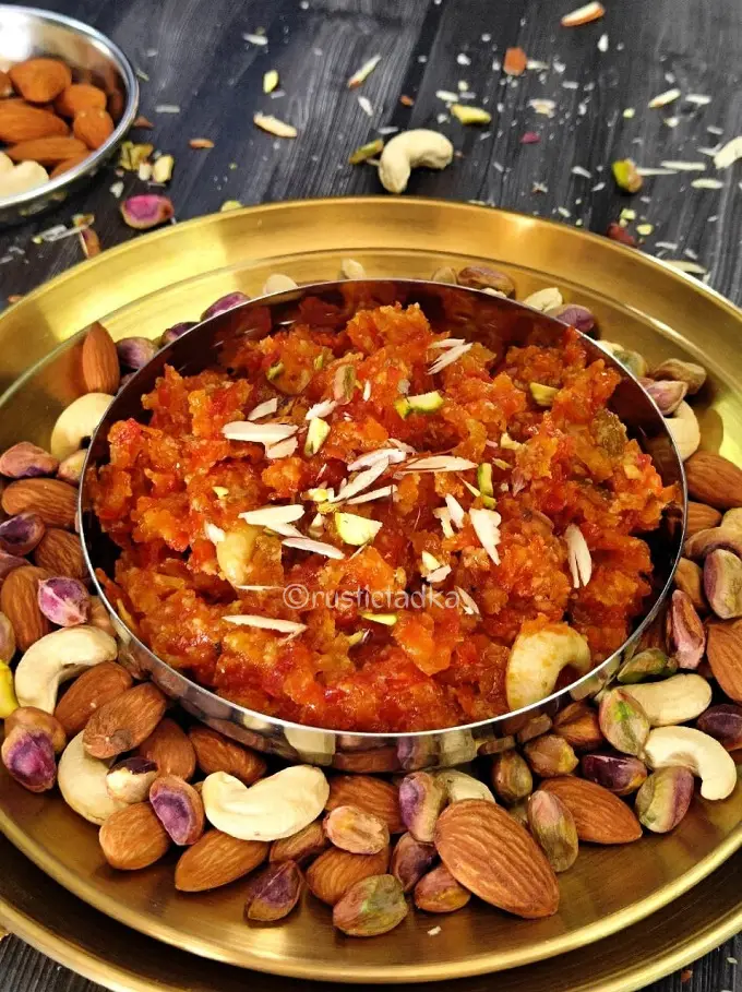 Gajar Ka Halwa | Easy Carrot Halwa With Khoya| How to make Carrot Halwa