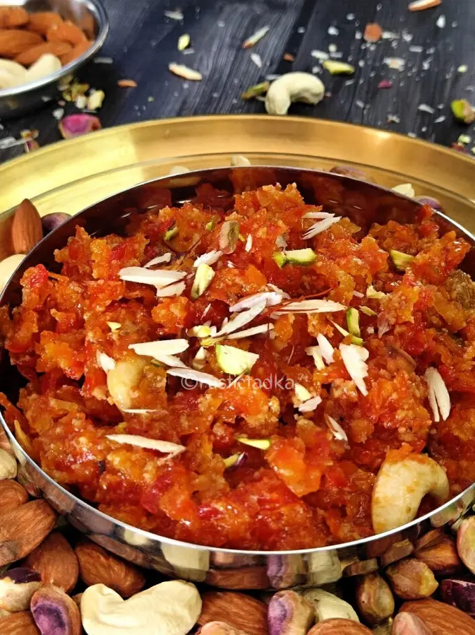 Gajar Ka Halwa | Easy Carrot Halwa With Khoya| How to make Carrot Halwa