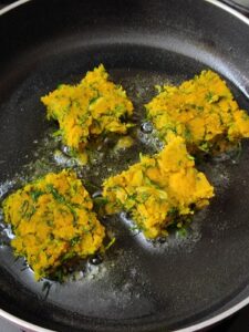 Kothimbir Vadi Recipe | Kothimbir Vadi Without Steaming