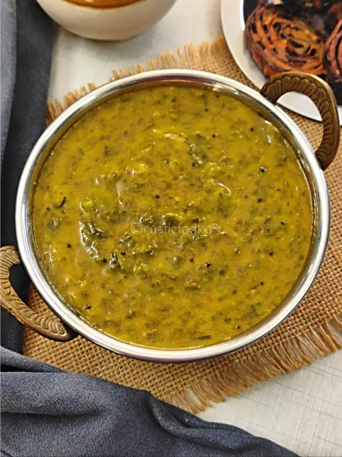 Methi Chi Patal Bhaji (Traditional Maharashtrian Curry)| Methi Ki Sabji